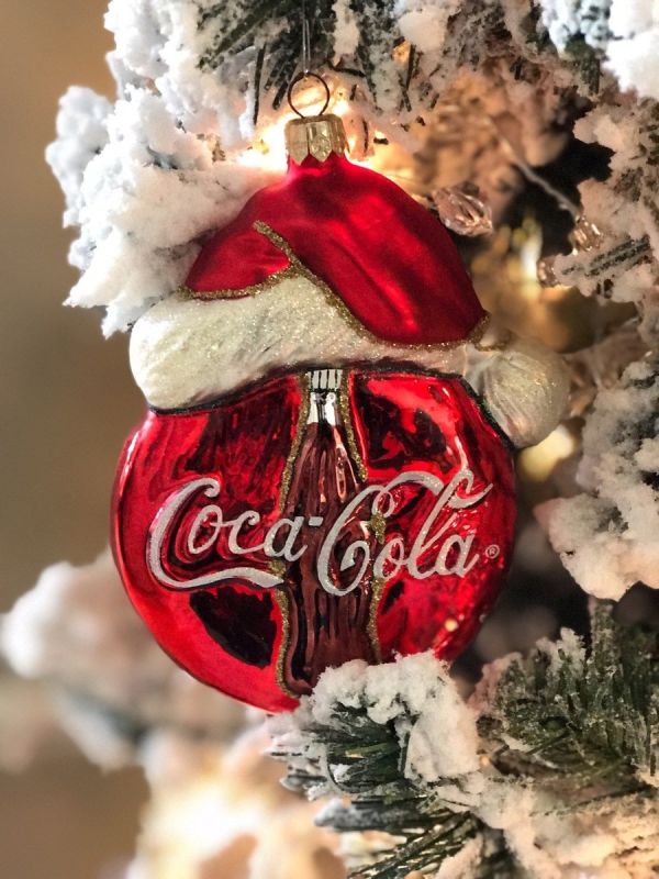 �������� � ���������: �������� �������������� �������� Coca-Cola �� �������