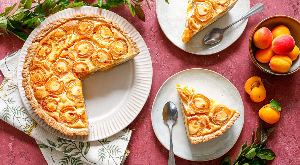 Нежный песочный пирог с абрикосами