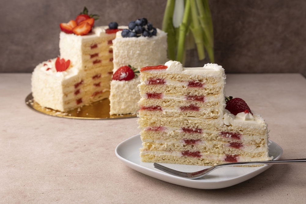 Почему тянет к сладкому: кардиолог объясняет связь с гормонами и дефицитом питательных веществ