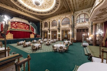 Москва: рестораны-легенды, которые продолжают радовать гостей