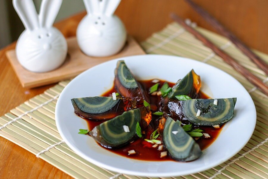 Секреты китайского деликатеса: столетние яйца