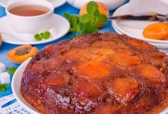 Нежный абрикосовый пирог: сочное лакомство сезона