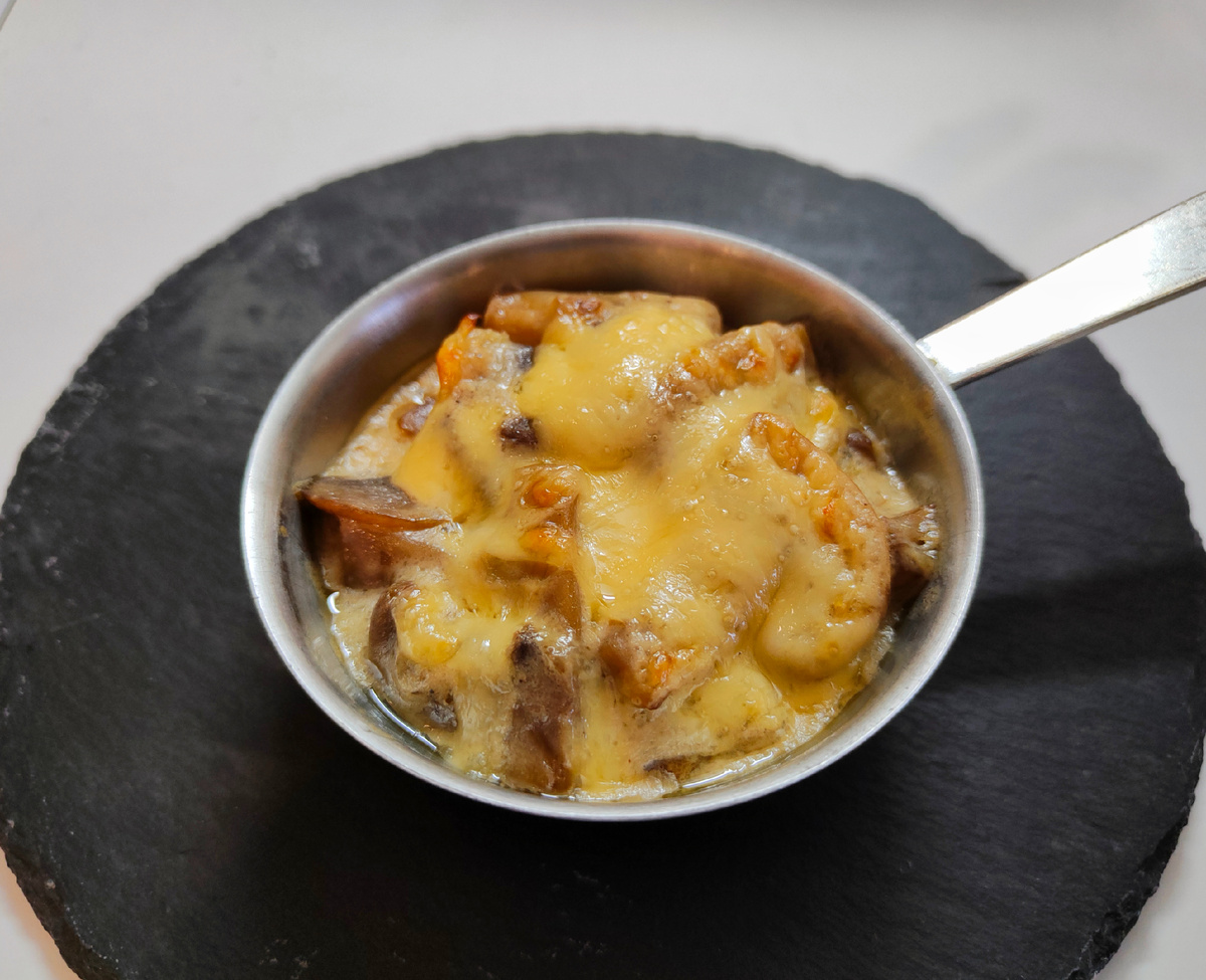 Нежный грибной жюльен без сливок: Кулинарная классика