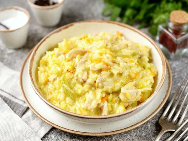 Нежное ризотто с кабачком и фетой: легкий рецепт для уютного ужина