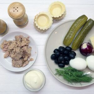 Нежные тарталетки с тунцом для праздничного стола