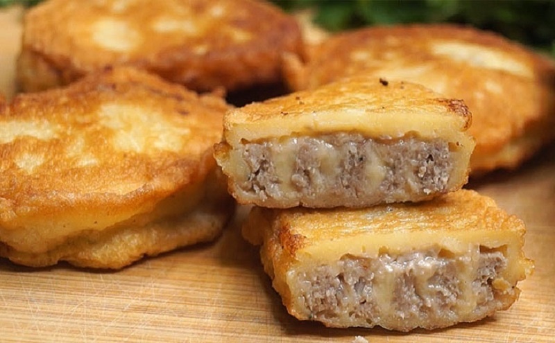 Мясной рулет с сыром: как приготовить блюдо, которое поразит всех