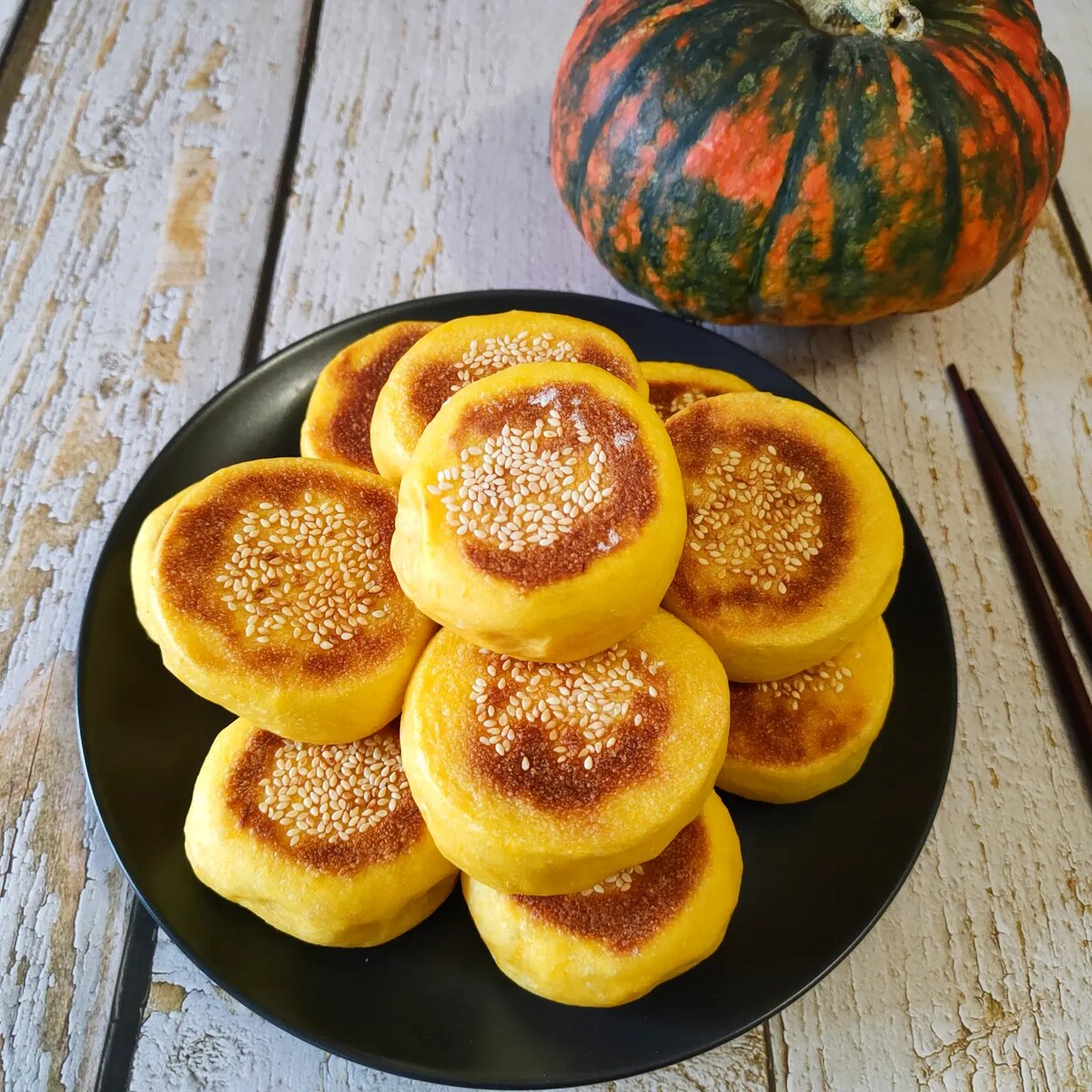 Тыквенные булочки на сковороде: простой и вкусный рецепт