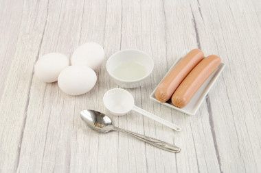 Яйца с сосисками: идеальный завтрак за считанные минуты