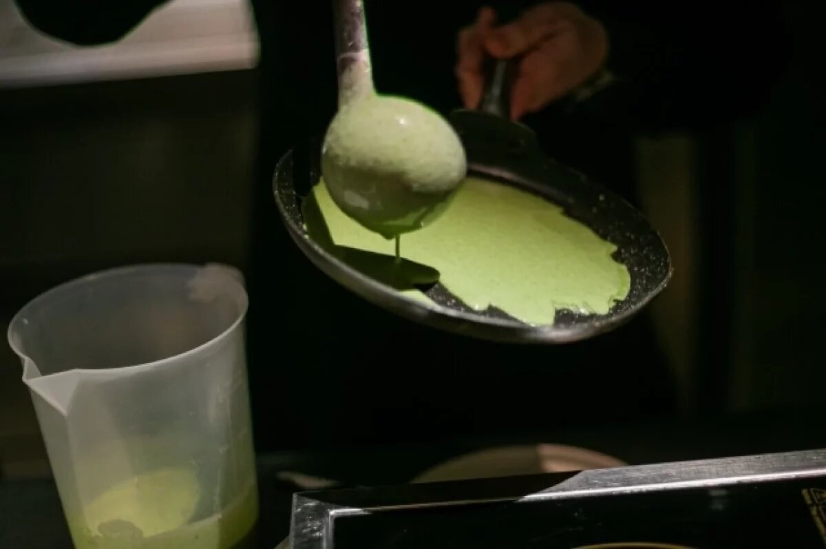 Цветные блины для яркого застолья: Рецепты от шеф-повара Никиты Волдеева