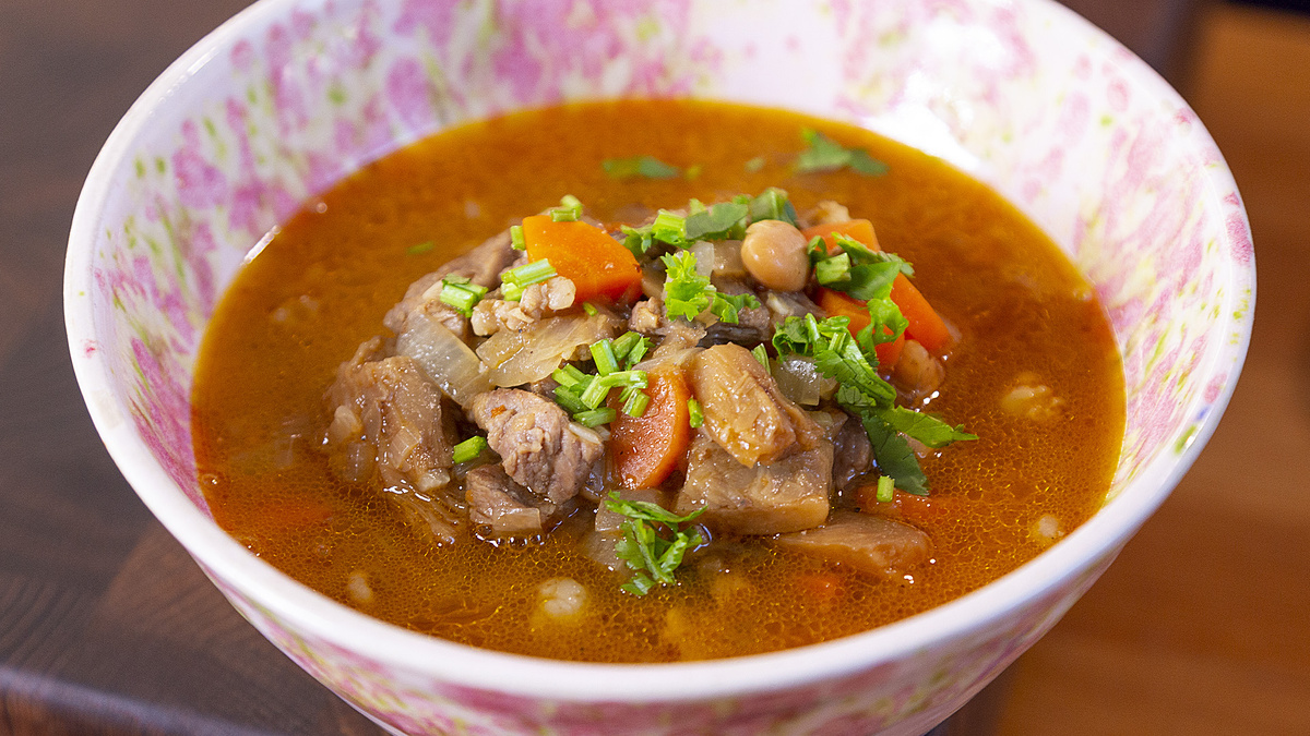Изысканный суп с говядиной и фасолью