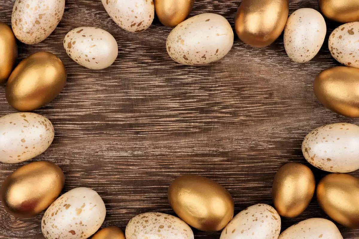 Как покрасить пасхальные яйца: секреты и идеи