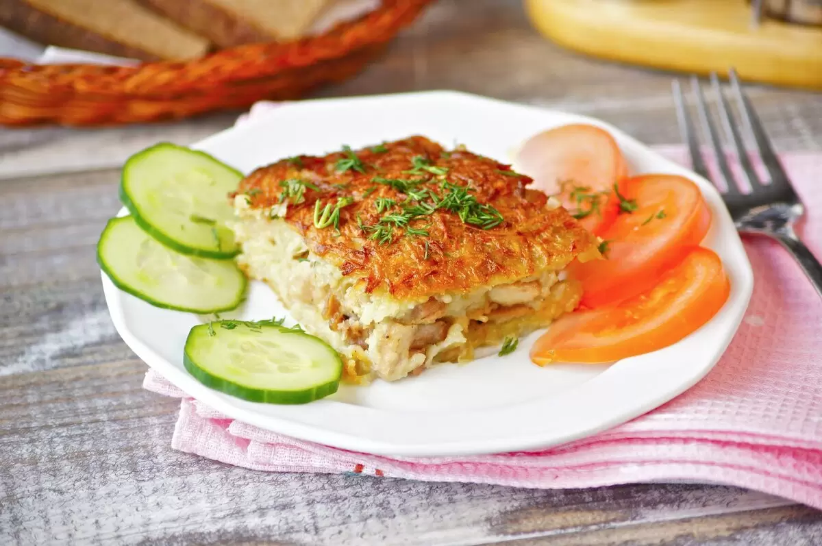 Нежная картофельная бабка: вкусный рецепт с курицей