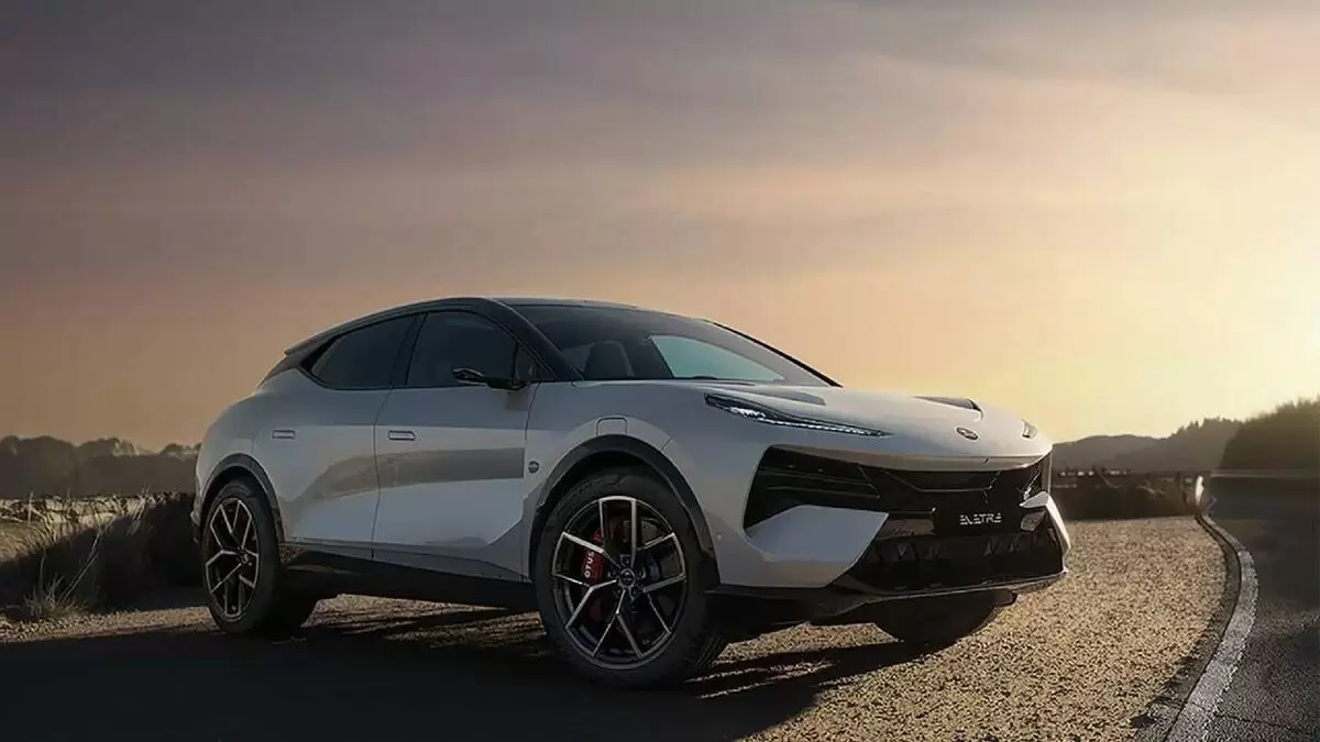 Lotus меняет курс: гибриды на очереди