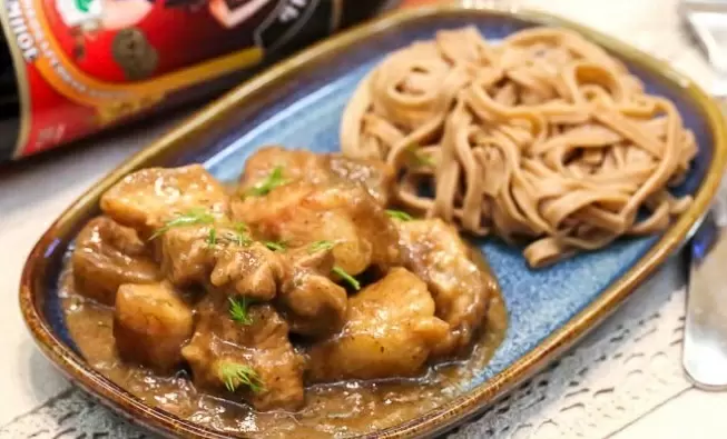 Тушеная свинина в пиве: волшебство вкуса с ржаным хлебом