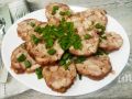 Сочный рулет из свинины с пряностями, запеченный в духовке