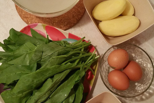 Овощной рай: оригинальный зеленый борщ с курицей