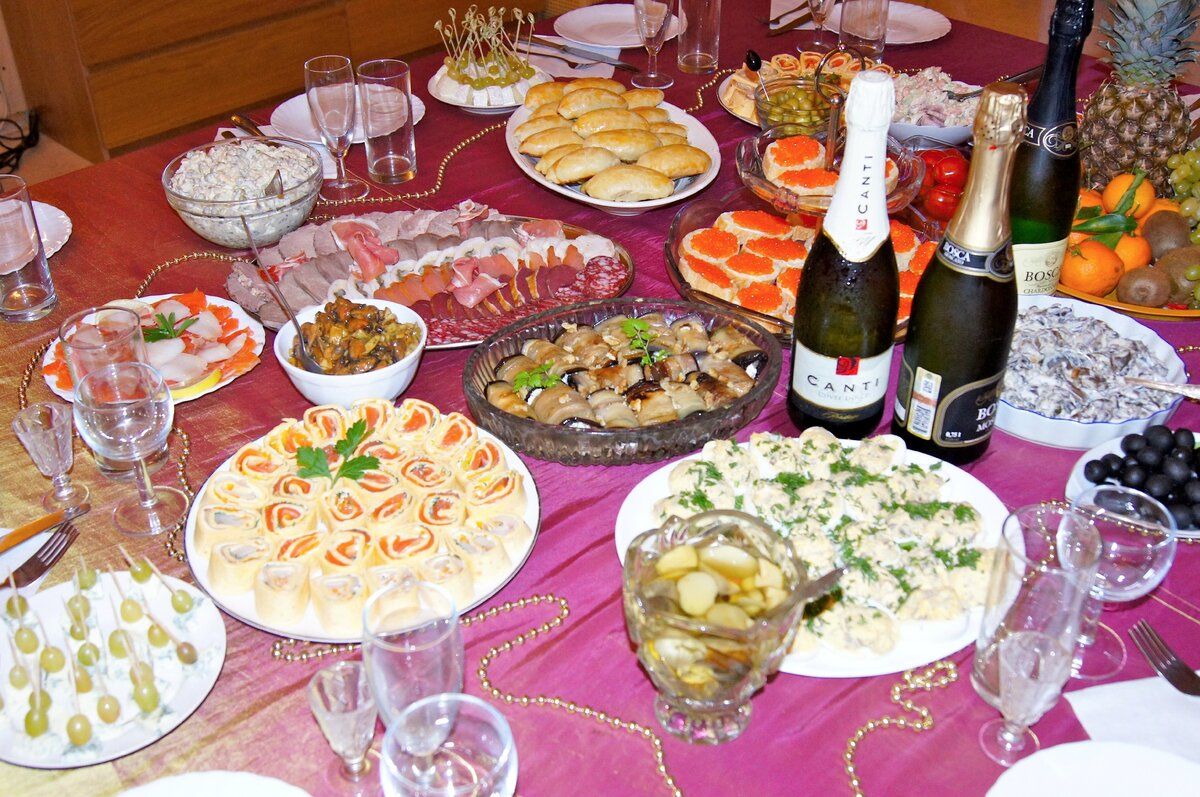Праздничный стол на даче: вкусные идеи и традиции