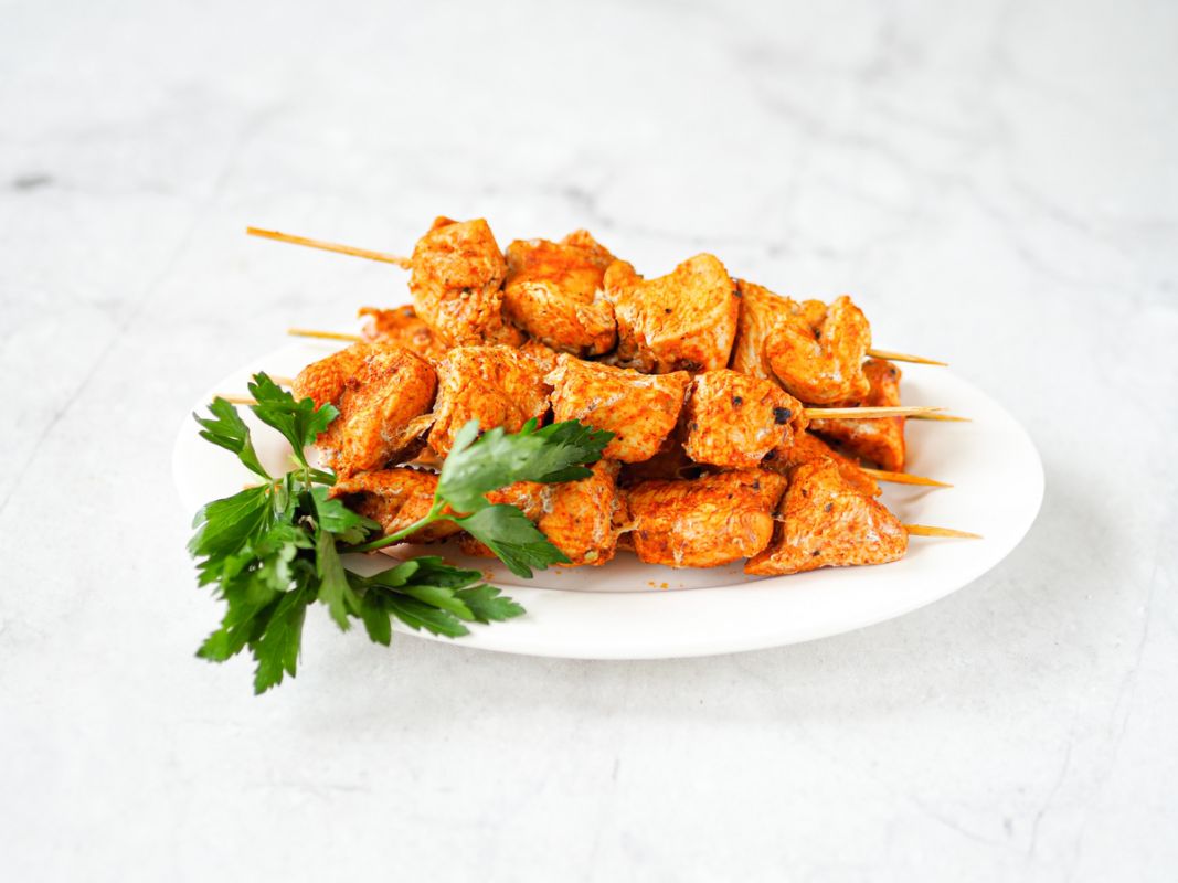 Куриные шашлычки на пару: легкий способ удивить семью